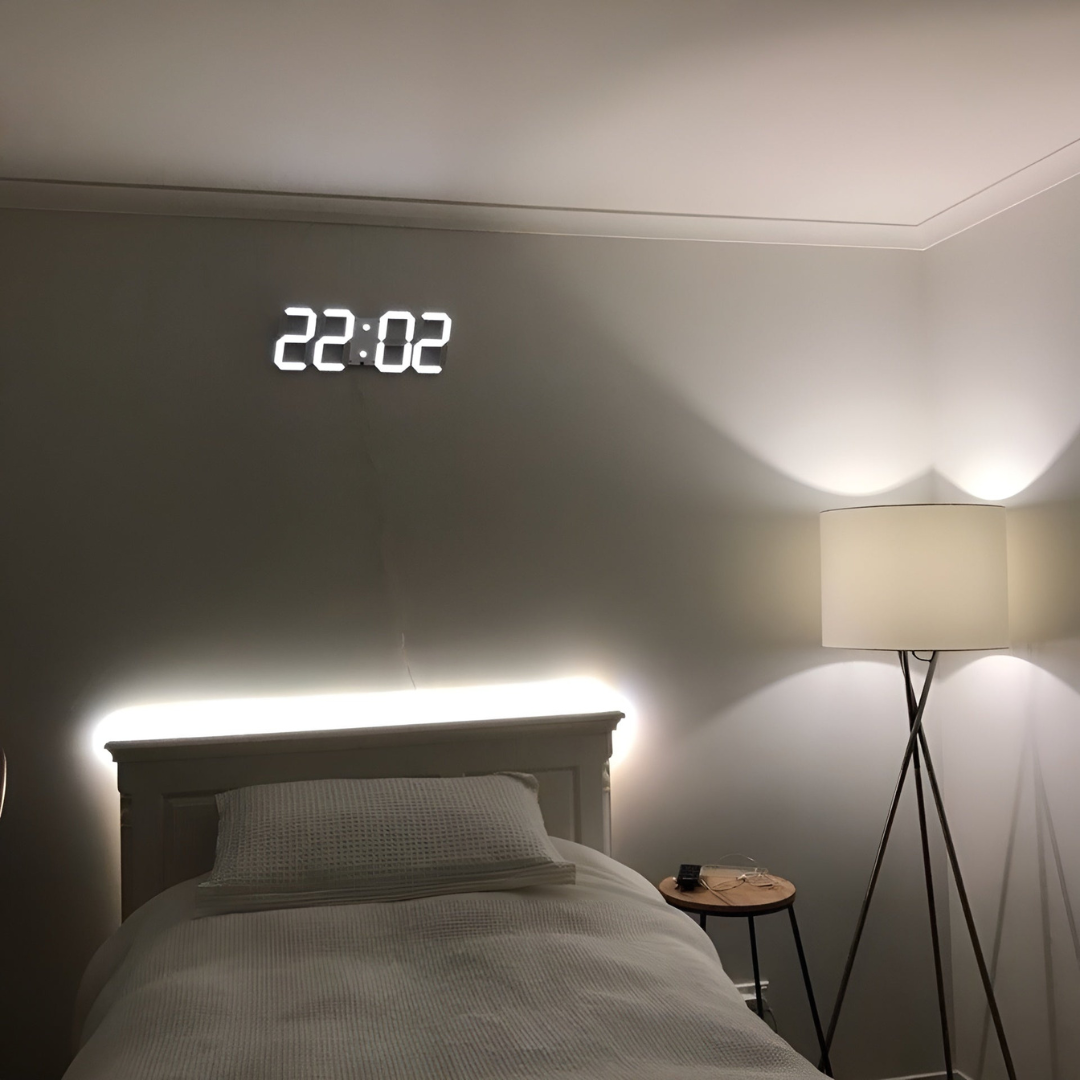 Nyvox - Moderne 3D LED Digitale Wanduhr mit schlankem Design und heller Zeitanzeige