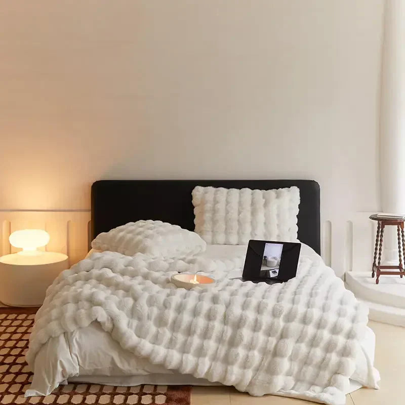Ultimativer Komfort: Weiche Fleece-Decke zum Einkuscheln im Bett und auf dem Sofa, ideal für das ganze Jahr