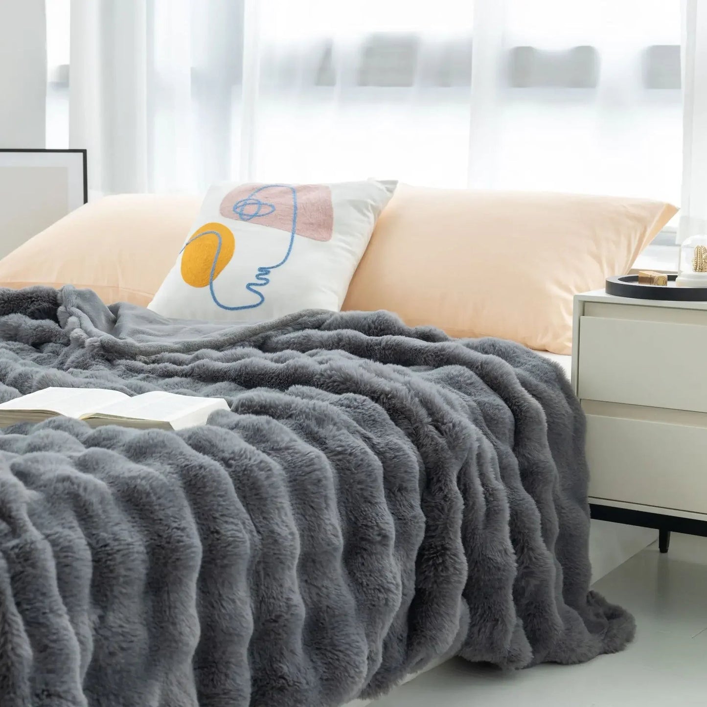 Luxuriöse Winterdecke für Bett und Sofa – Wendbares weiches Kunstfell für ultimativen Komfort