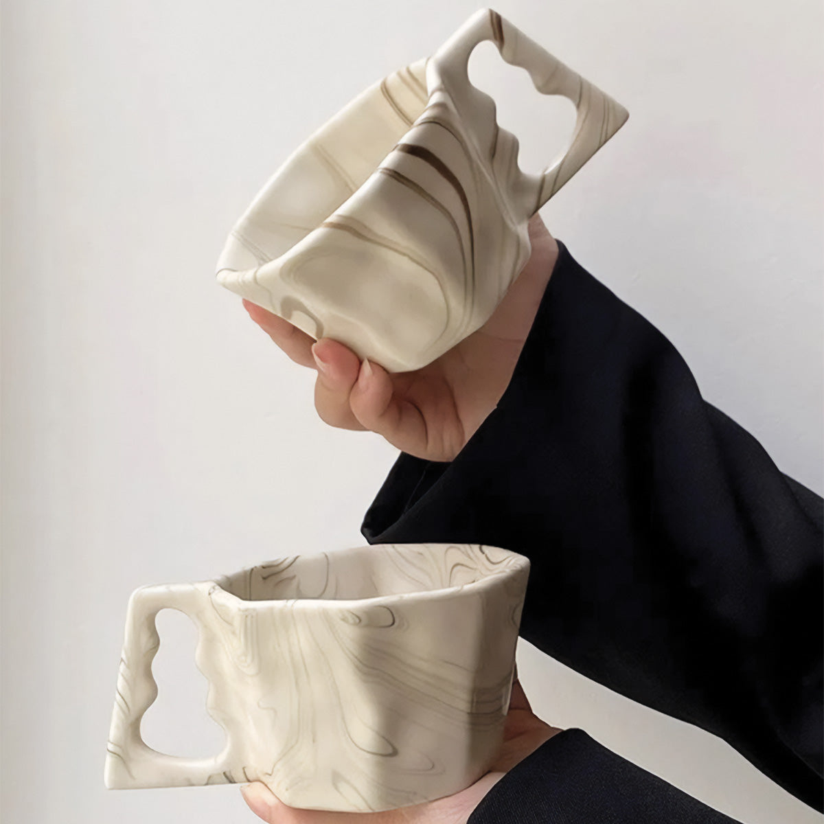 Oval geformte Tasse