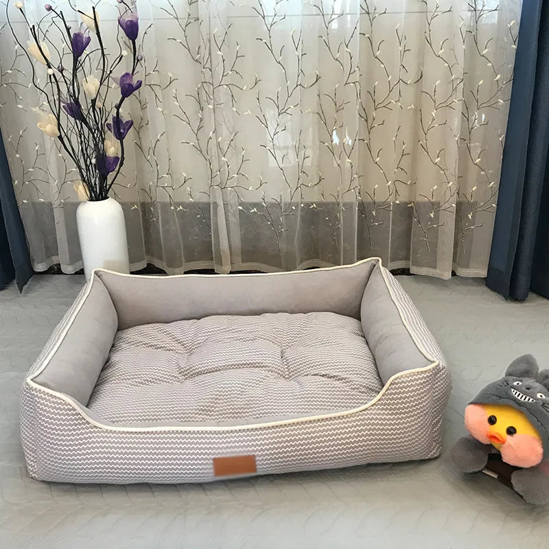 Luxuriöser quadratischer Katzen- und Welpenkennel für ultimativen Komfort