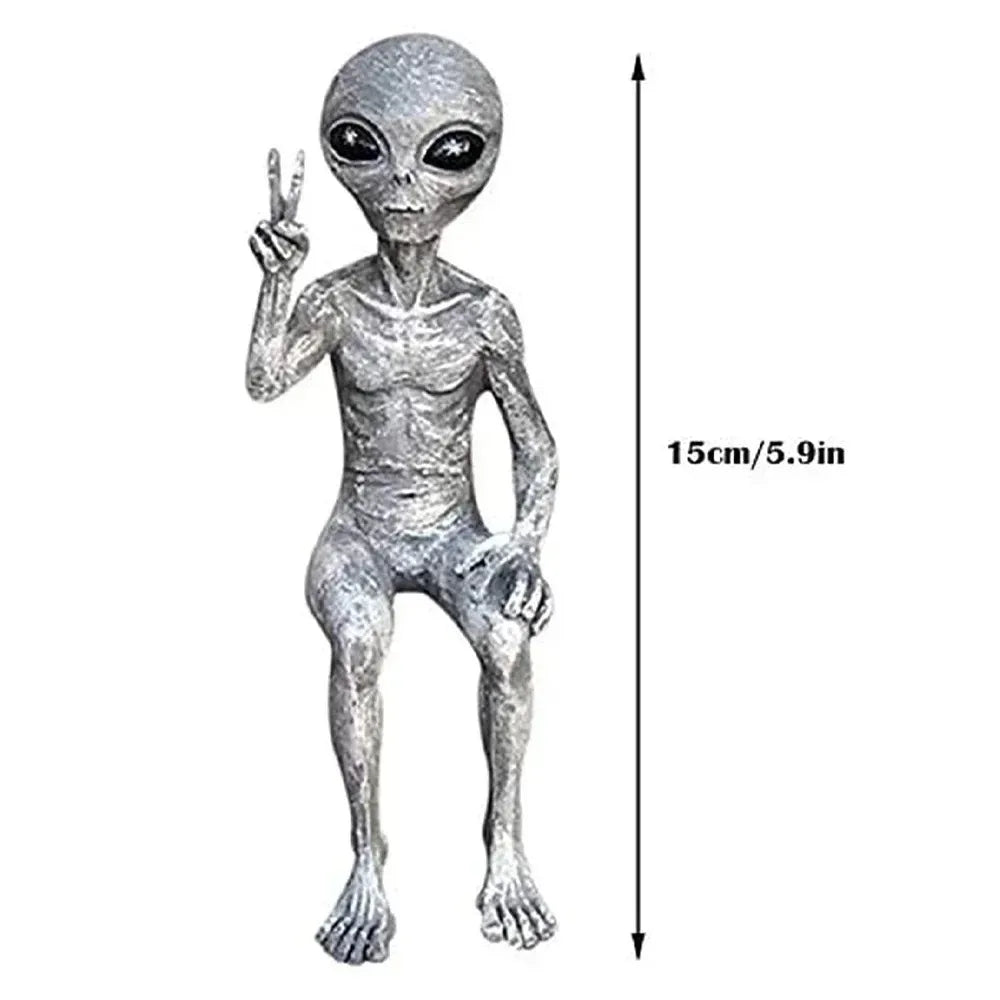 Aethra - Geheimnisvolles Alien-Harzbild mit UFO für einzigartige Gartendekoration