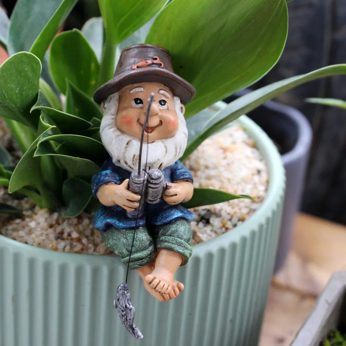Thalia Verschwindender Gartenzwerg Harzfigur - Perfekt für Schreibtisch- und Tischdekoration