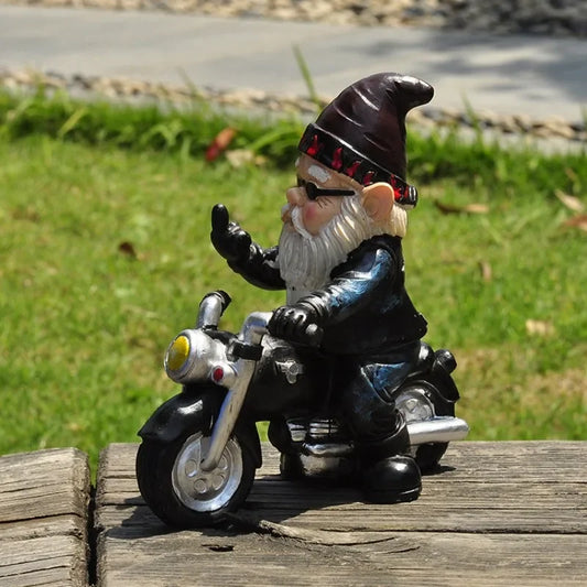 Calidora - Charmanter Gartenzwerg auf Motorrad Harzfigur für eine schöne Gartendekoration