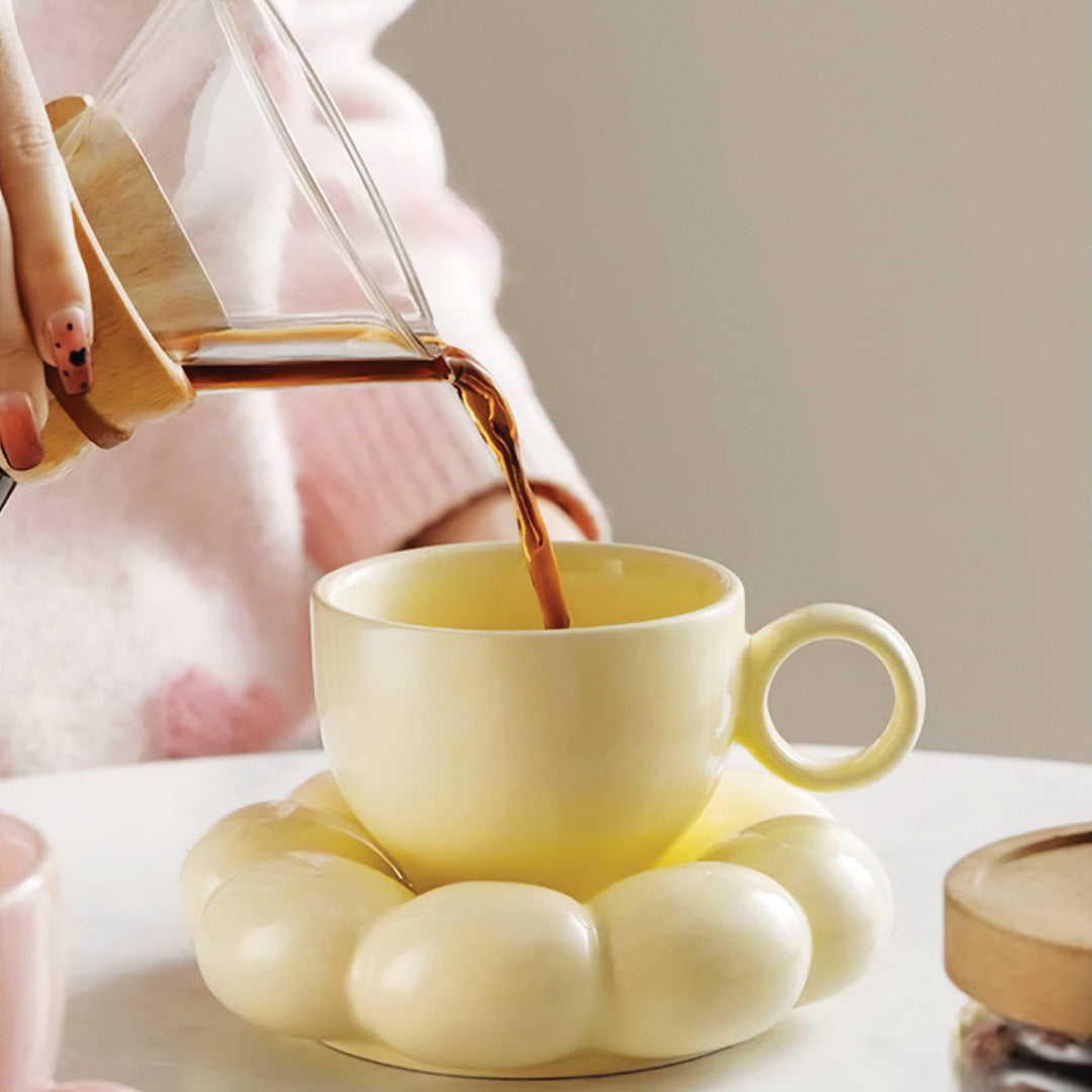 Elegante Sonnenblumen-Tasse mit Blumenmuster Perfekt für ein schönes Frühstück