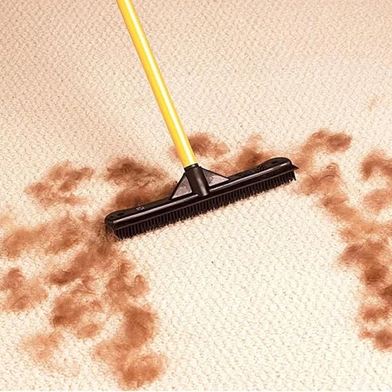 Vielseitiger Tierhaarfentferner mit Naturkautschuk für alle Oberflächen