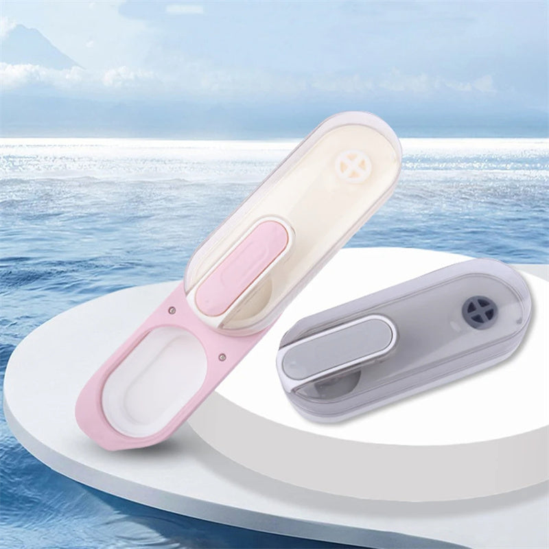 Praktische zusammenklappbare Wasserflasche für einfaches Reisen mit Haustieren