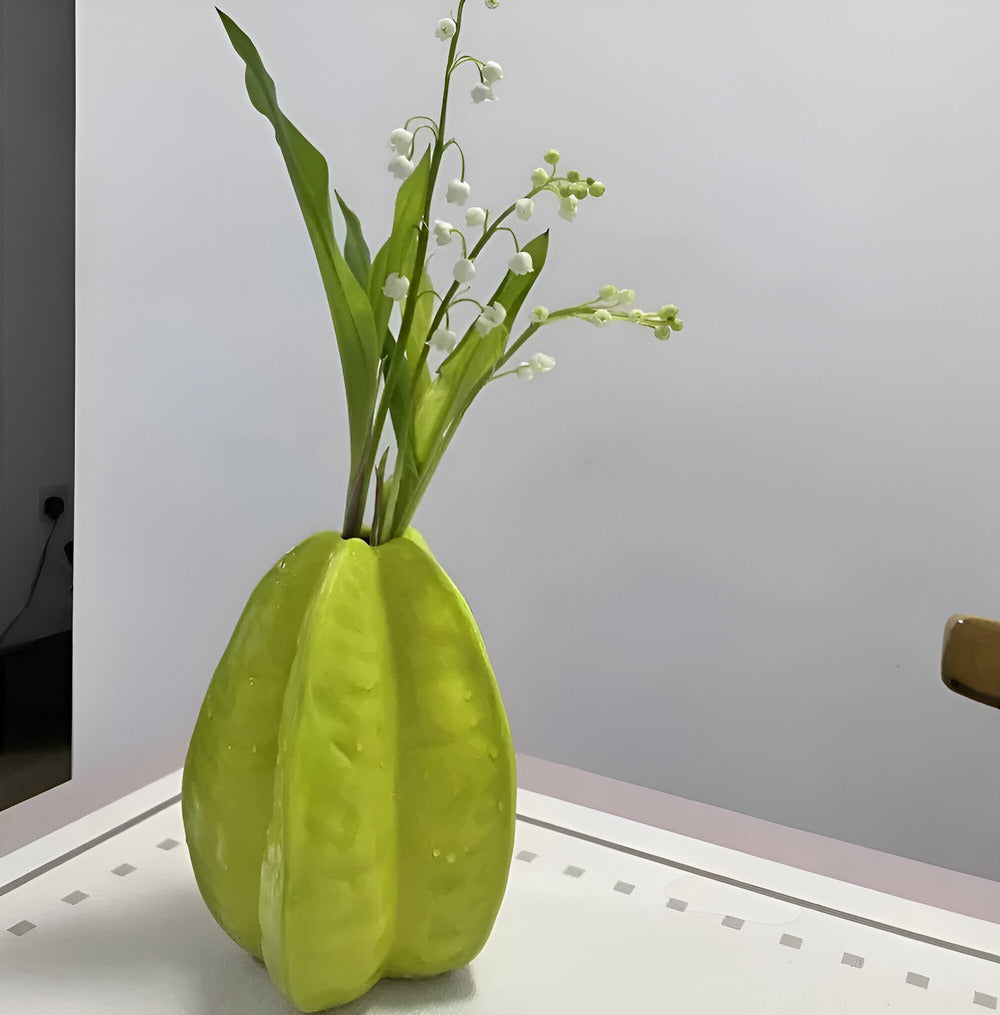 Nerithia - Handgemachte Keramik-Blumenvase im eleganten Sternfrucht-Design