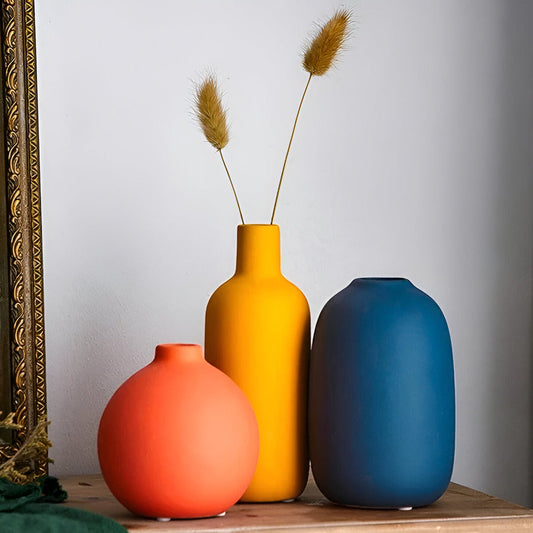 Astraelle - Elegante skandinavische Keramikvase im minimalistischen Stil für eine moderne Atmosphäre