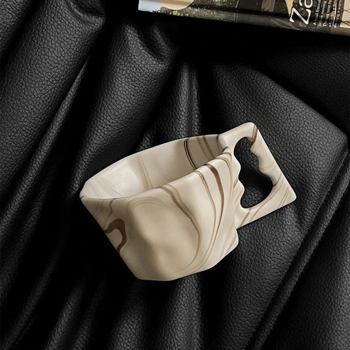 Oval geformte Tasse