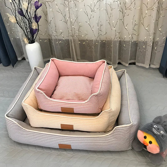 Luxuriöser quadratischer Katzen- und Welpenkennel für ultimativen Komfort