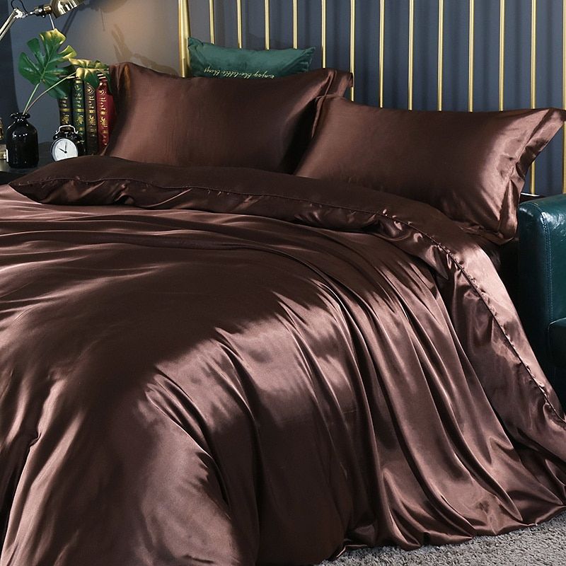 Elegantes 4-teiliges Bettwäsche-Set aus Seiden-Satin inklusive Bettbezug, Spannbettlaken und Kissenbezügen für ultimativen Komfort